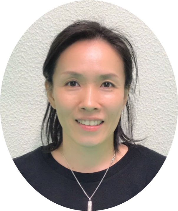 スタッフのかやまやよいの写真